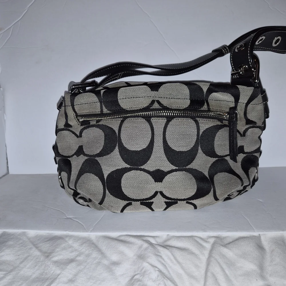 Coach Black and Grey Signature Shoulder Bag - Picture 2 of 12